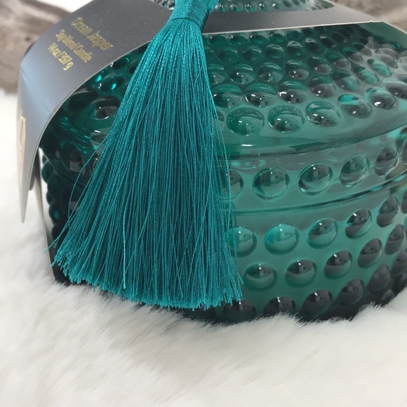 House of Harlow 1960 Ocean Jasper Soy Blend 3 Wick Candle 14oz with tassels - Picture 4 of 5